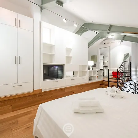 Estay - Angioy 54 Loft, Cosy Flat In קליארי