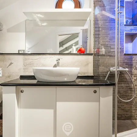 Estay - Angioy 54 Loft, Cosy Flat In * קליארי